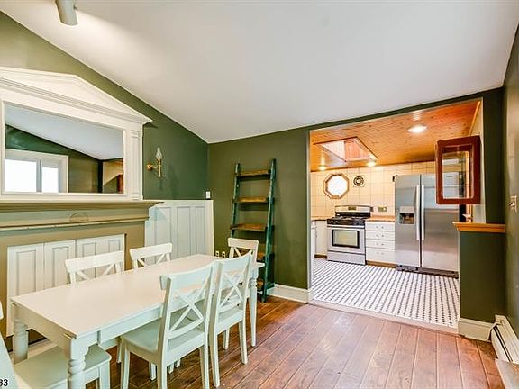 3rd image of 233 Mercer St