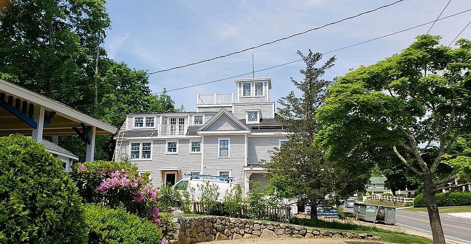 1st image of 32 New York Ave
