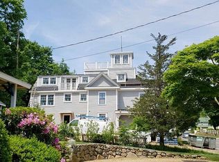 32 New York Ave, Oak Bluffs, MA 02557