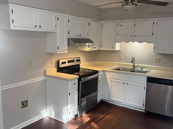 4th image of 7643 Ivy Hollow Dr