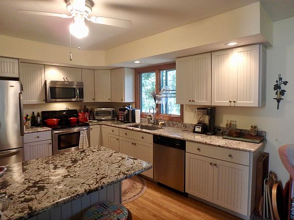 4th image of 3 N Meadow Ln