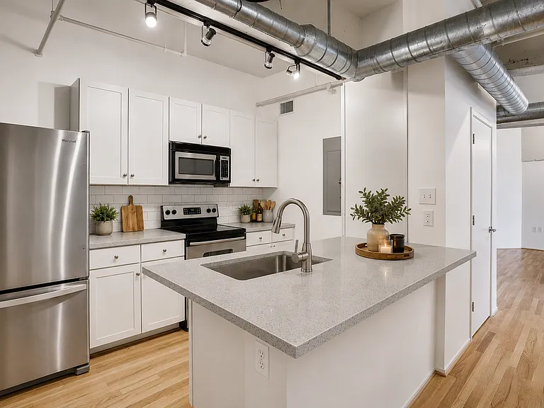 917 Main St #1004 — Photo 4
