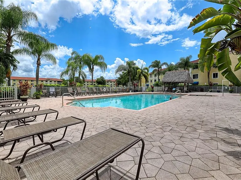 8294 Key Royal Cir #1633 — Photo 25