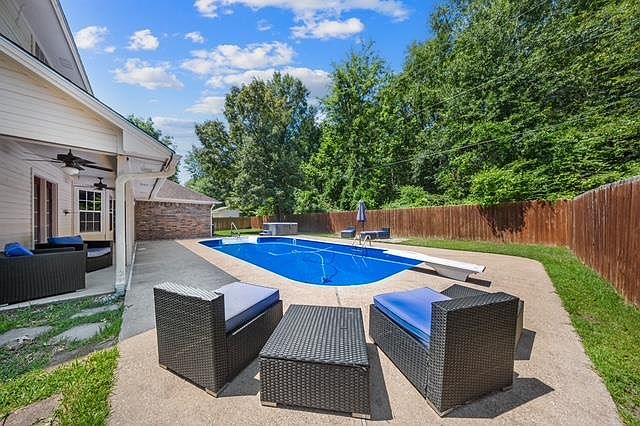 1st image of 1602 Loblolly Ln