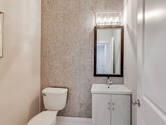 5th image of 4516 S King Dr APT 1