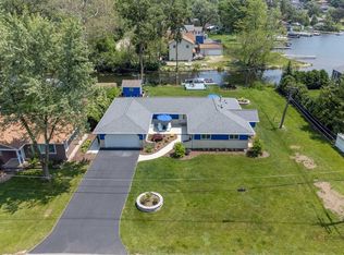 908 Jackson Ave, Wauconda, IL 60084