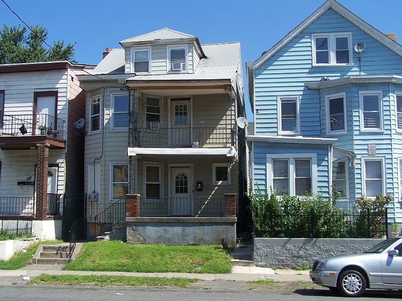 2nd image of 437 11th Ave