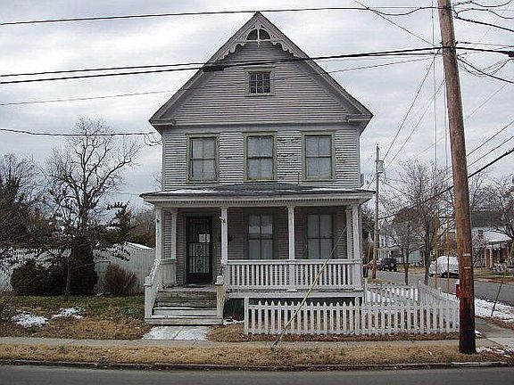 2nd image of 107 Harney St