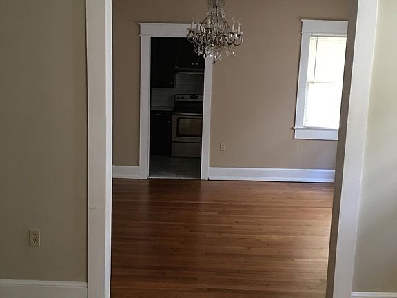 2nd image of 721 Putnam Ave