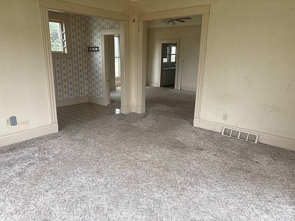 4th image of 221 W Broadway St