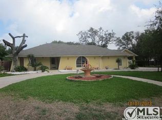 410 Yosemite Dr, Hollywood Park, TX 78232