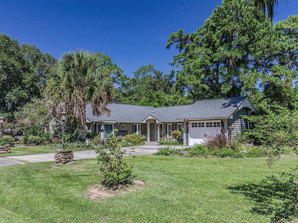 2nd image of 6037 Creek Rd
