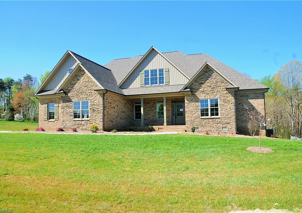 1st image of 143 Cobblestone Walk Dr