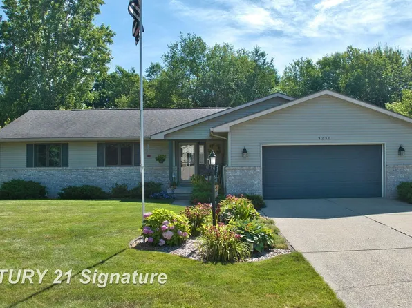3230 Kings Brook Dr, Flushing, MI 48433
