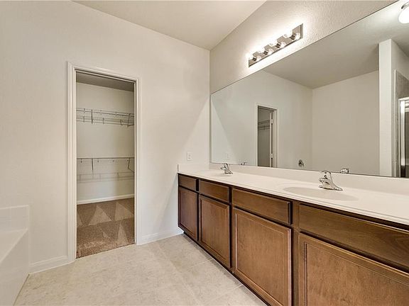 5th image of 1600 Kim Loan Dr