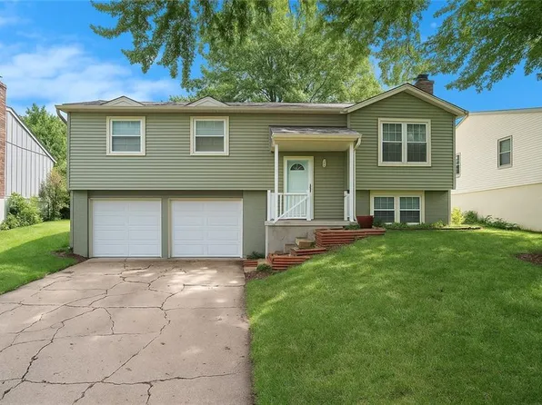 12617 S Locust St, Olathe, KS 66062