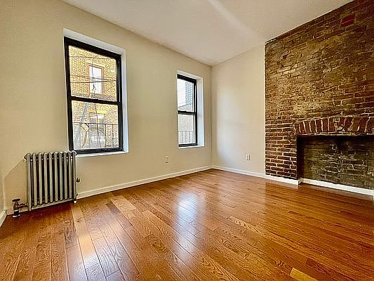 1st image of 138 Orchard St #14