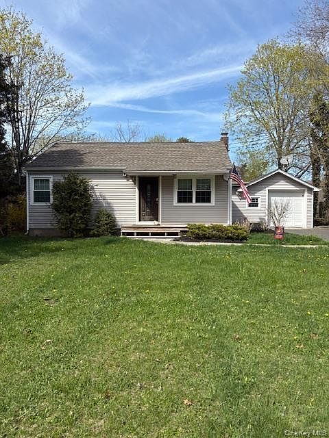1st image of 152 Old Country Rd
