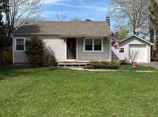 152 Old Country Rd, Westhampton, NY 11977