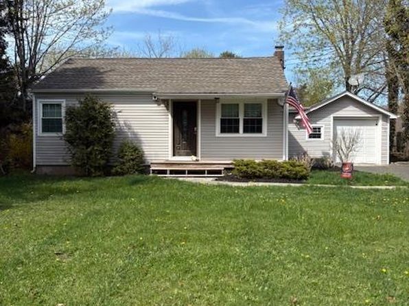 152 Old Country Rd