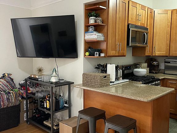 4th image of 1749 Polk St #8