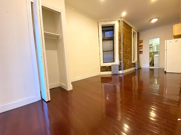 4th image of 223 E 28th St APT 1FW