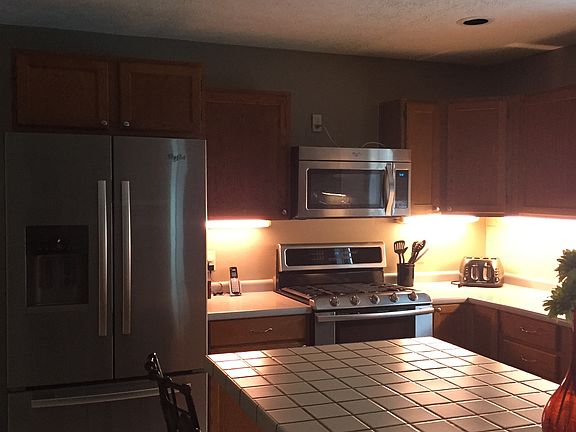 2nd image of 714 W Woodmeade Ct SE