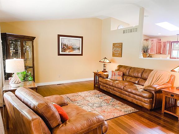 5th image of 2166 Greenvalley Dr