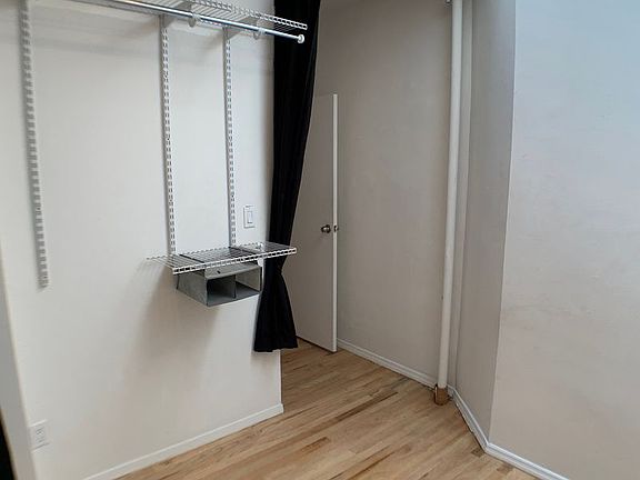 5th image of 426 W 48th St #5RE