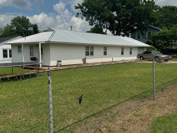 900 W Montgomery Ave, Sheffield, AL 35660