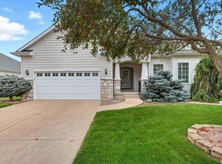 5369 Kilt Ct, Bettendorf, IA 52722