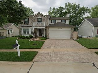 16215 Castlerea Blvd, Ballwin, MO 63021