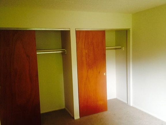 3rd image of 440 Ludlow Ave APT 8