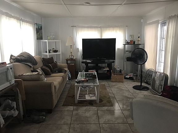 5th image of 42 W Oak St Lot F3