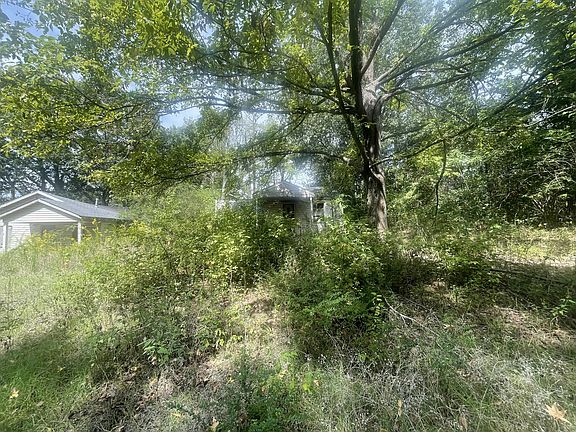 3rd image of 1126 Garland Ave