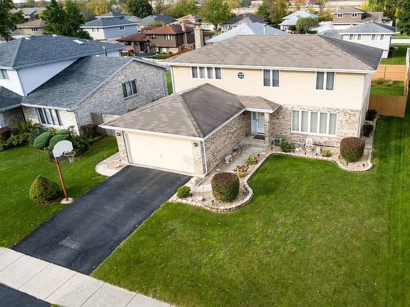 3rd image of 13406 Le Claire Ave