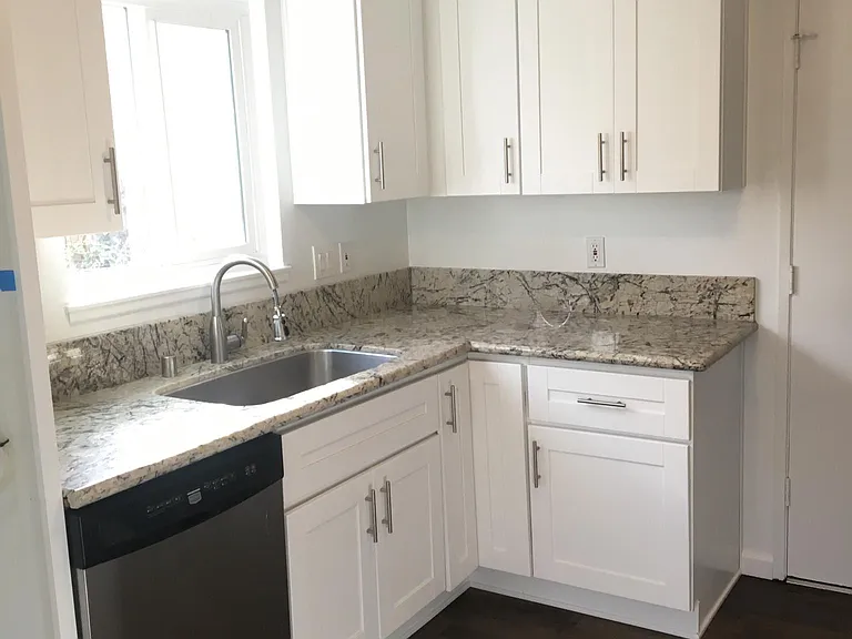 345 S Harwood St — Photo 6