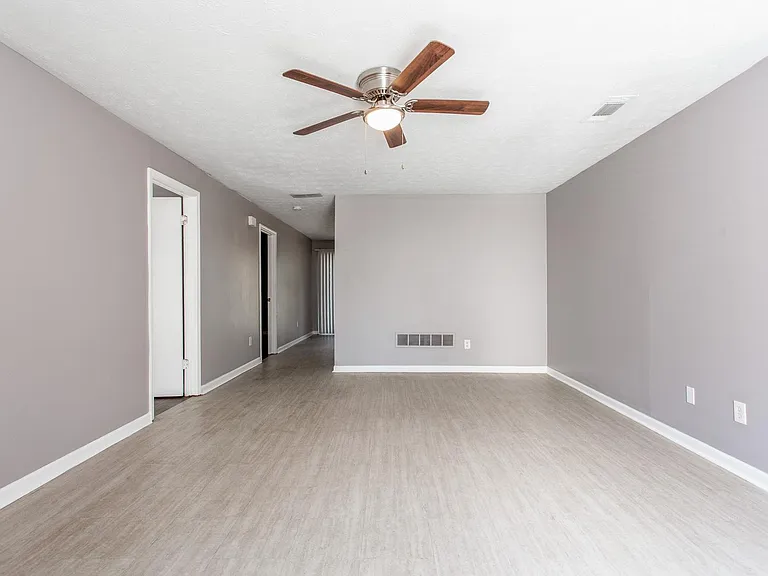 8667 Ashley Way — Photo 4
