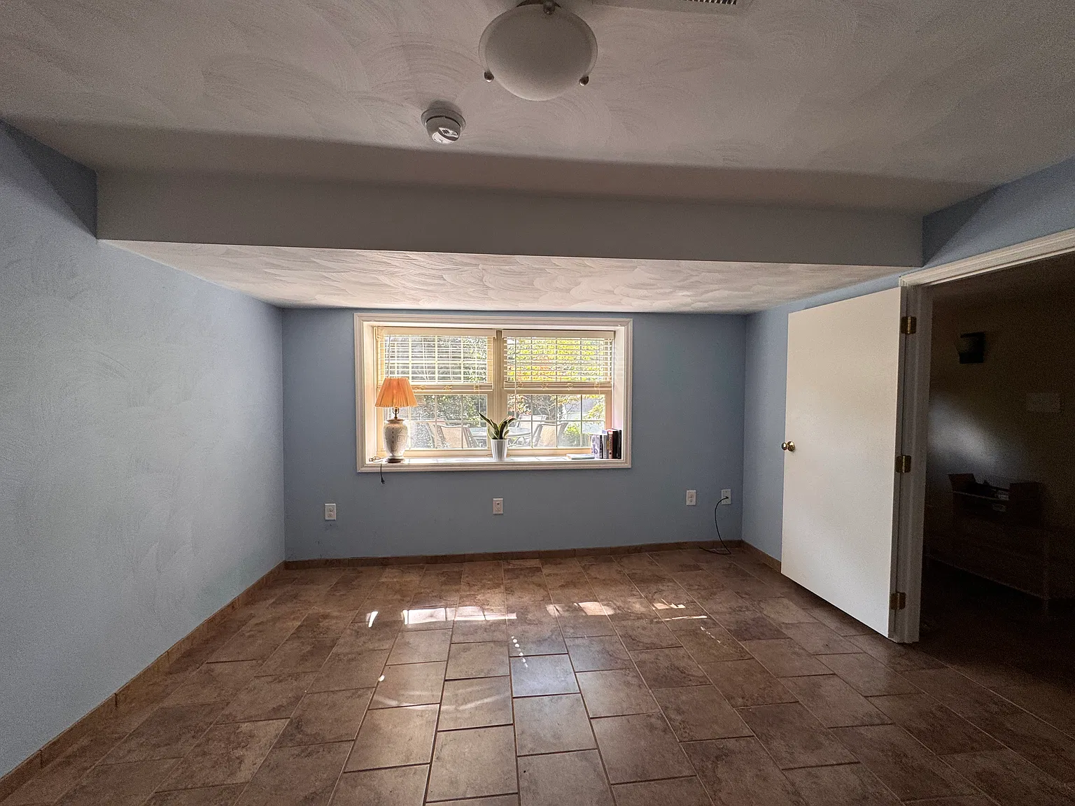 3 bed, 1243 sqft, $1,700 — Photo 4