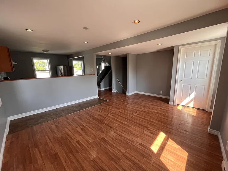 353 Frood Rd #2 — Photo 3