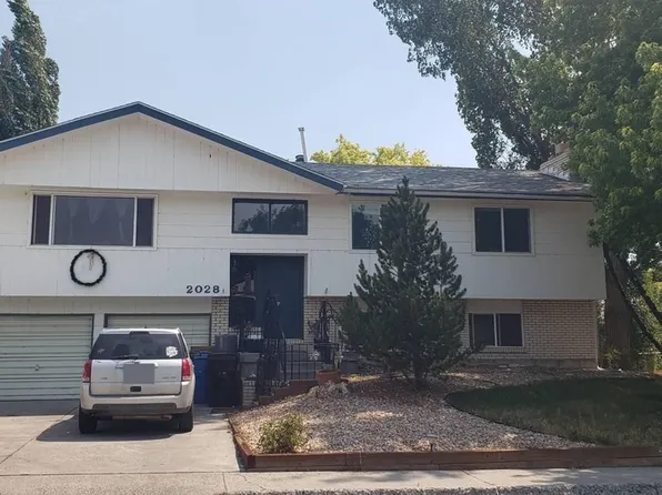 2028 Cambridge St, Montrose, CO 81401