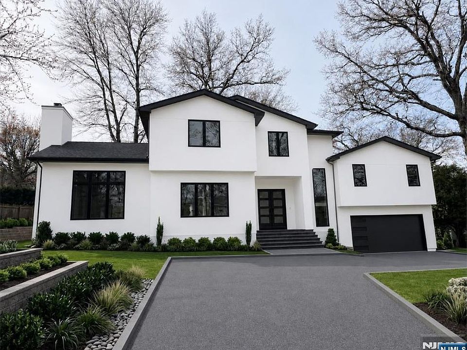 1st image of 40 Westervelt Ave