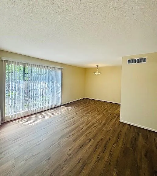2201 Fountain View Dr #40F — Photo 2
