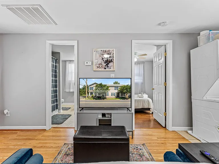 915 Lafayette Blvd #B — Photo 14