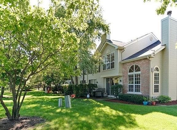 3rd image of 182 Golfview Dr #182