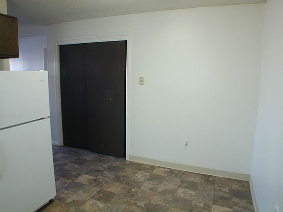 5th image of 4600-01 Hilltop Ave APT B4