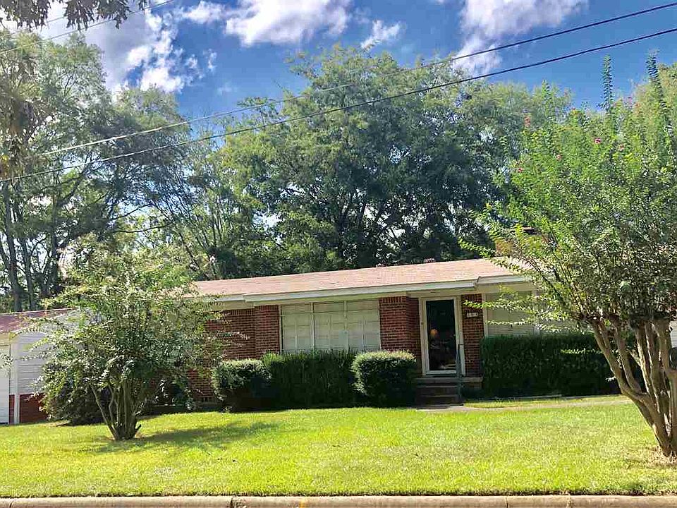 1st image of 204 Park Ln