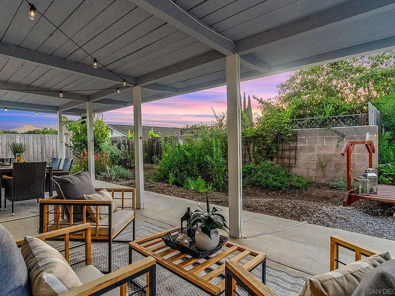 2735 Alexander Dr — Photo 22