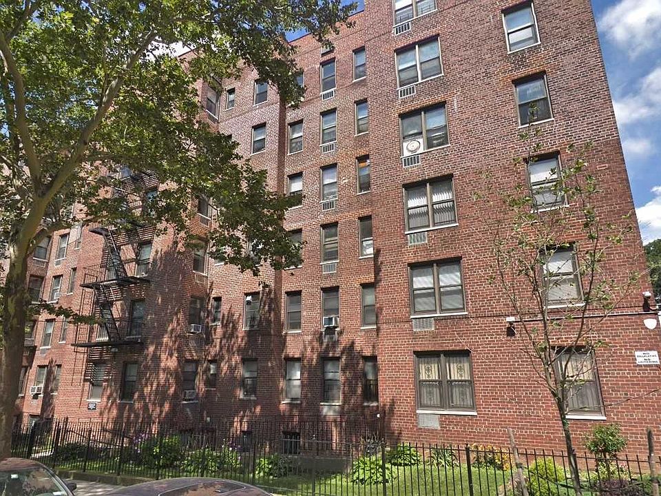 1st image of 141-05 Pershing Cres APT B1
