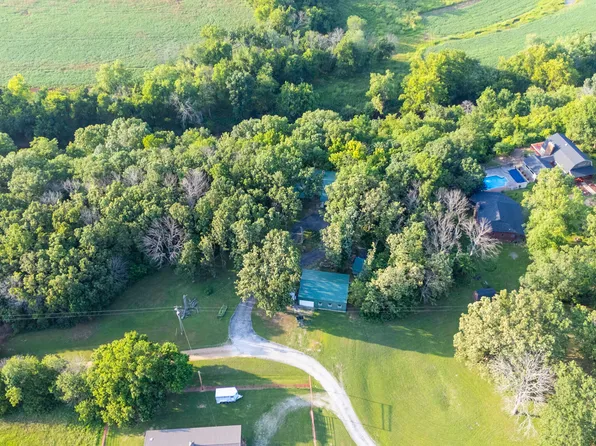 1352 E 400th Road, Bolivar, MO 65613